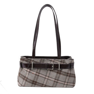 Retrotasche mit Karomuster