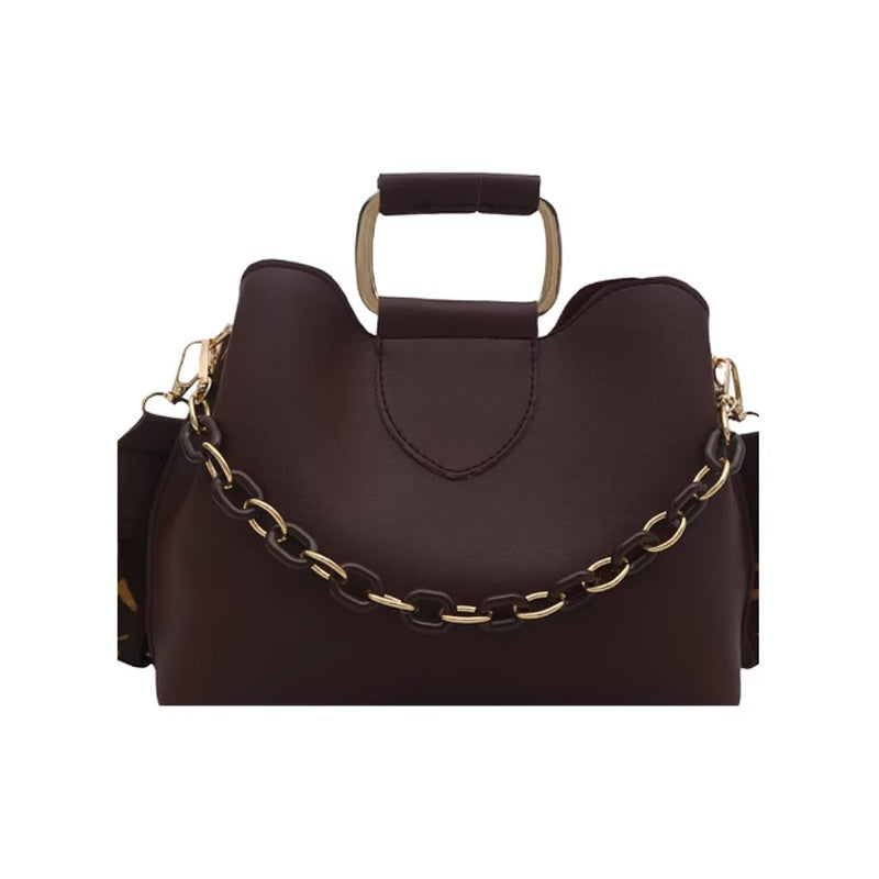 Sac bandoulière minimaliste avec chaîne