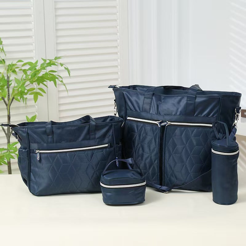 Gesteppte Wickeltasche im Karomuster mit Windelaufbewahrung