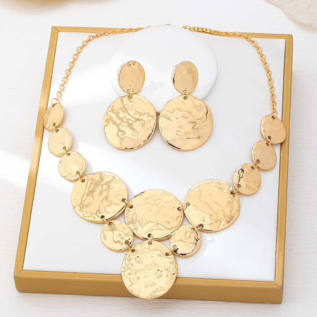 Vintage Hammered Metal Necklace and Earring Set in Gold